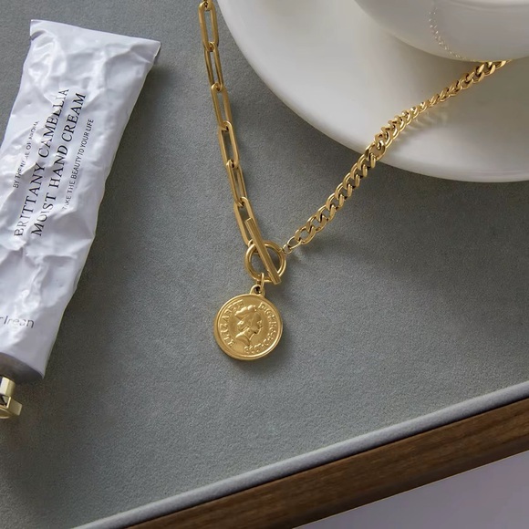 18K Gold Plated Coin Pendant Necklace - Picture 4 of 8